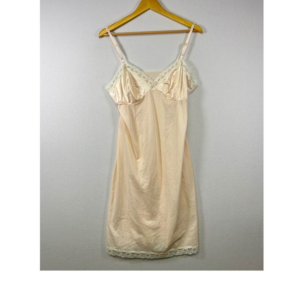 Vassarette Full Slip‎ Women 36 Peach Vintage Lace Trim Adjustable Straps Nylon